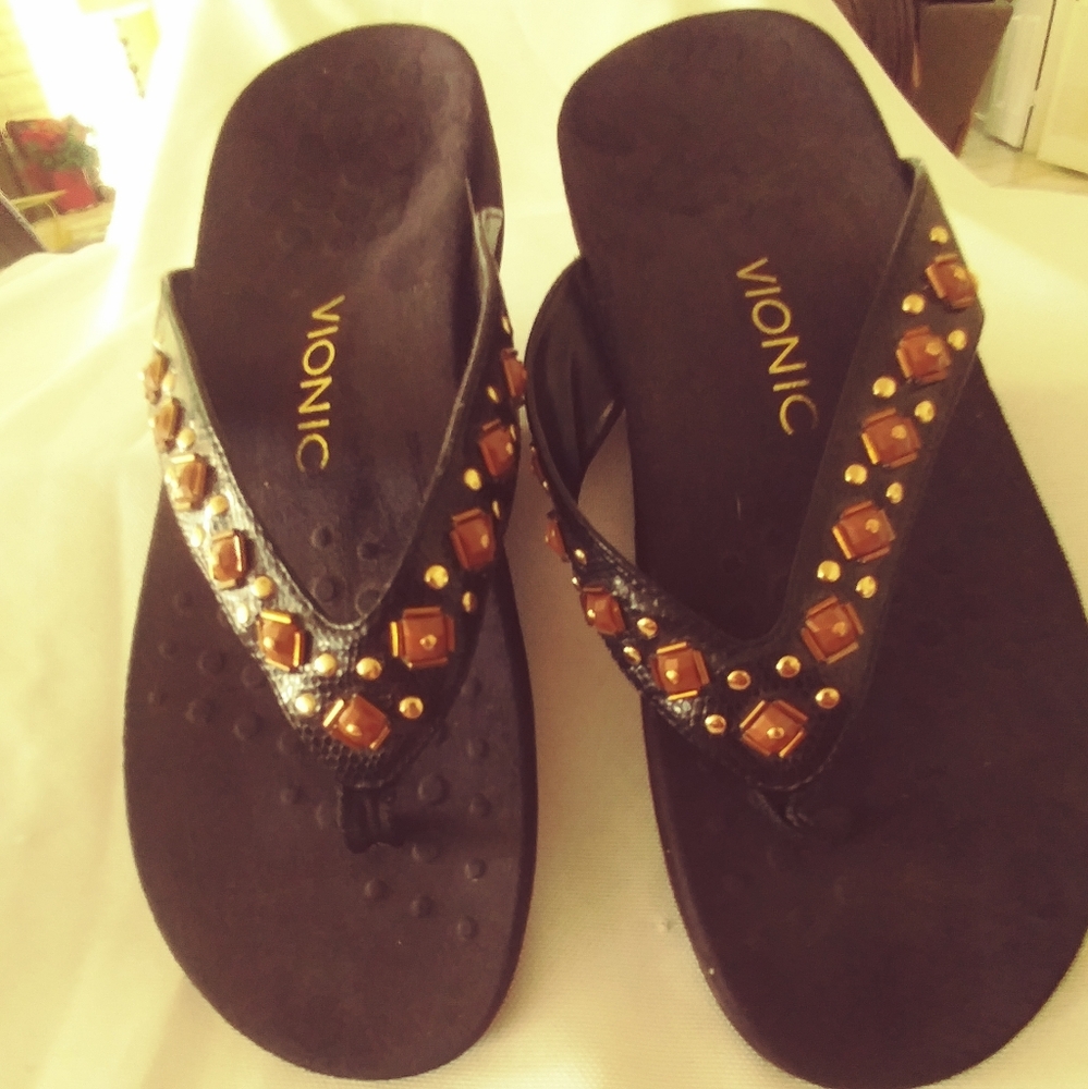 Vionic women's sandals size 9